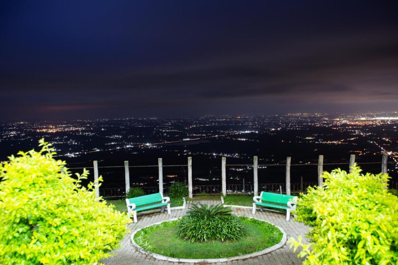Kstdc Hotel Mayura Pine Top Nandi Hills Eksteriør bilde