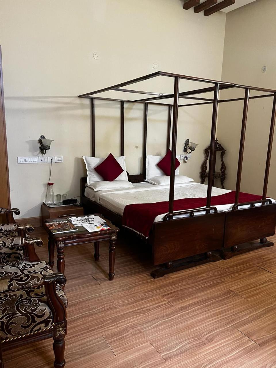 Kstdc Hotel Mayura Pine Top Nandi Hills Eksteriør bilde