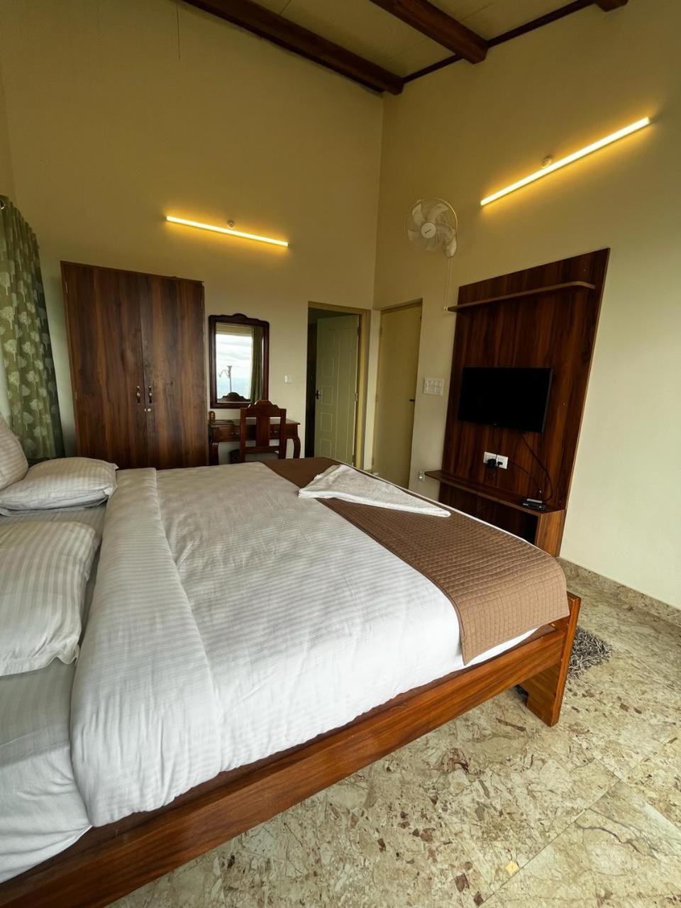 Kstdc Hotel Mayura Pine Top Nandi Hills Eksteriør bilde